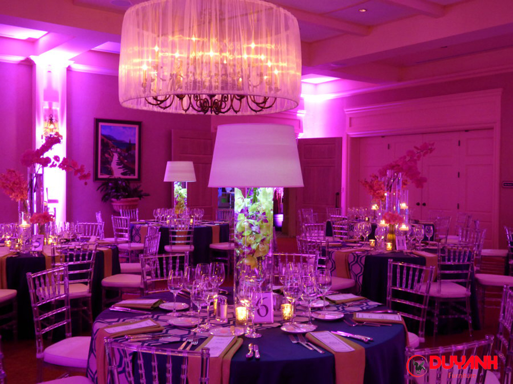 ghế chiavari tiffany nhựa