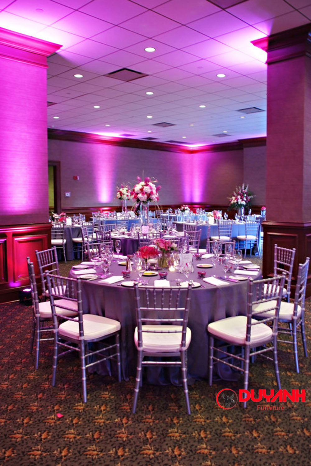 ghế chiavari tiffany nhựa