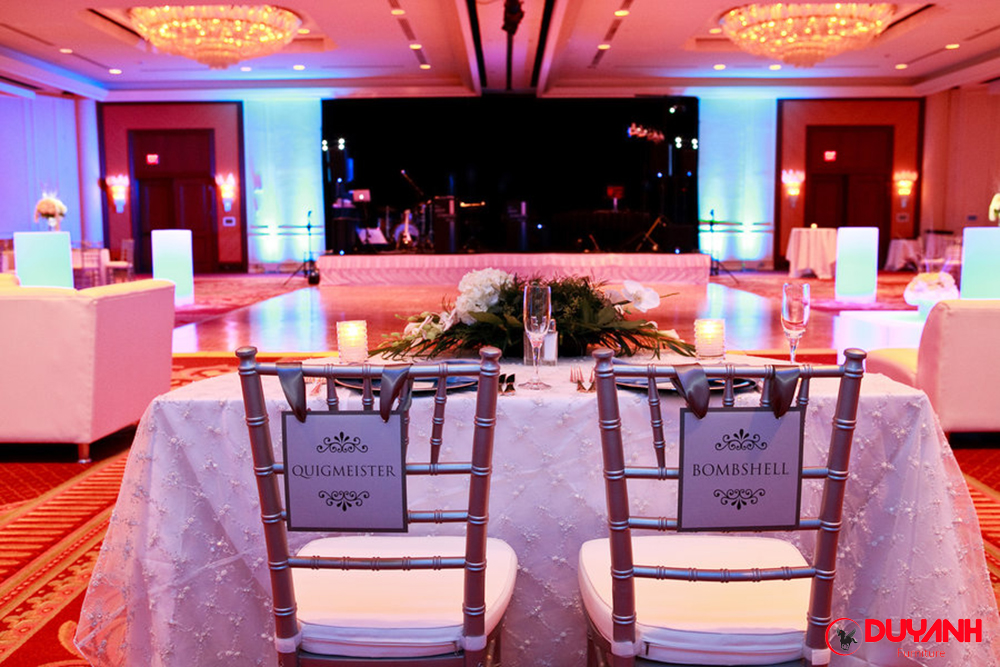 ghế chiavari tiffany nhựa