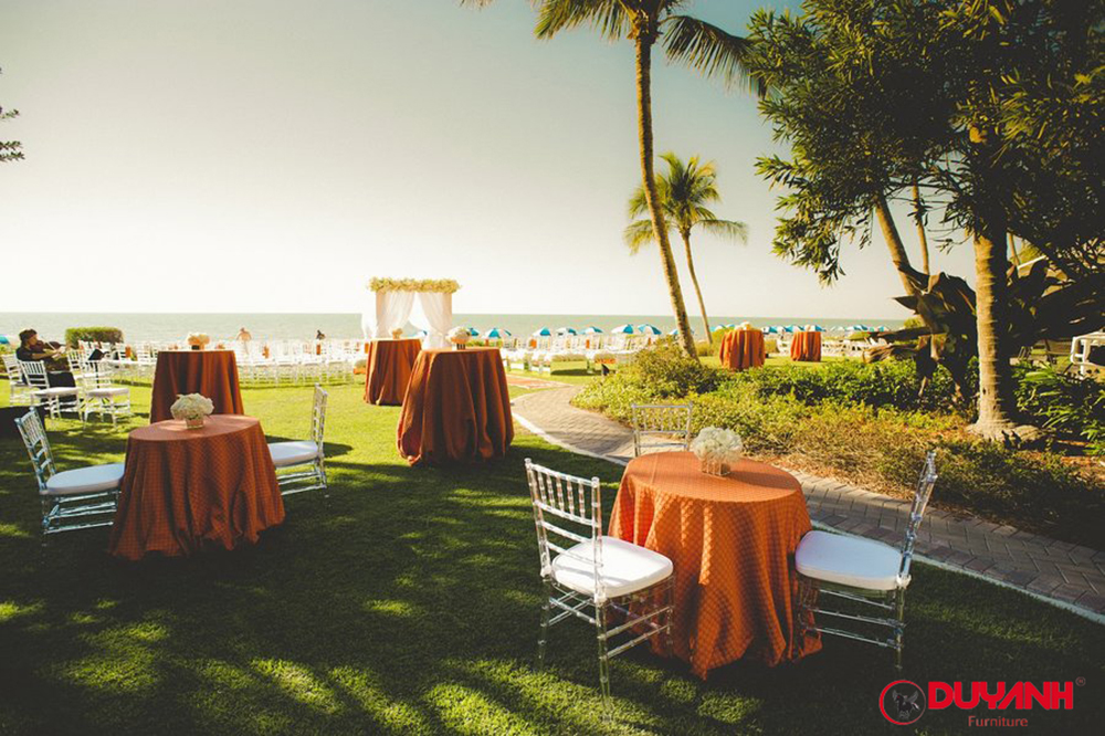 ghế chiavari tiffany nhựa