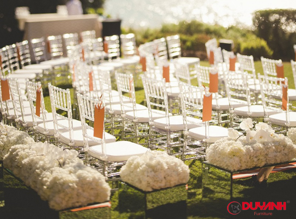 ghế chiavari tiffany nhựa