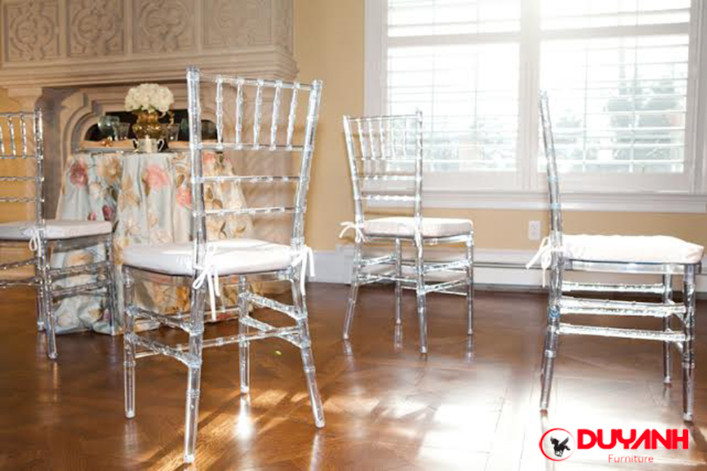 ghế chiavari tiffany nhựa