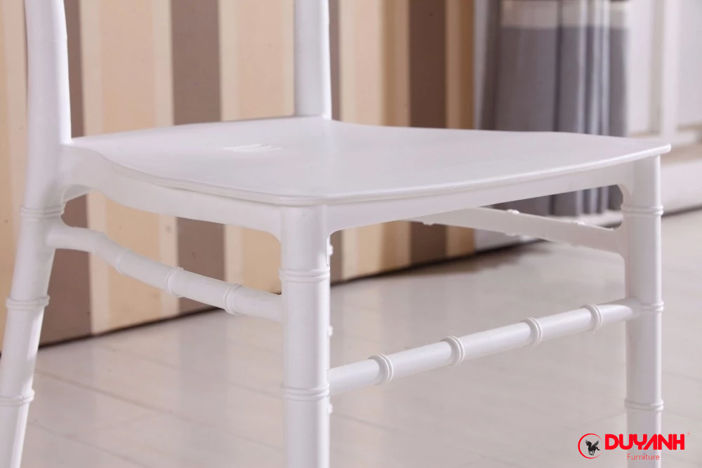 ghế chiavari tiffany nhựa